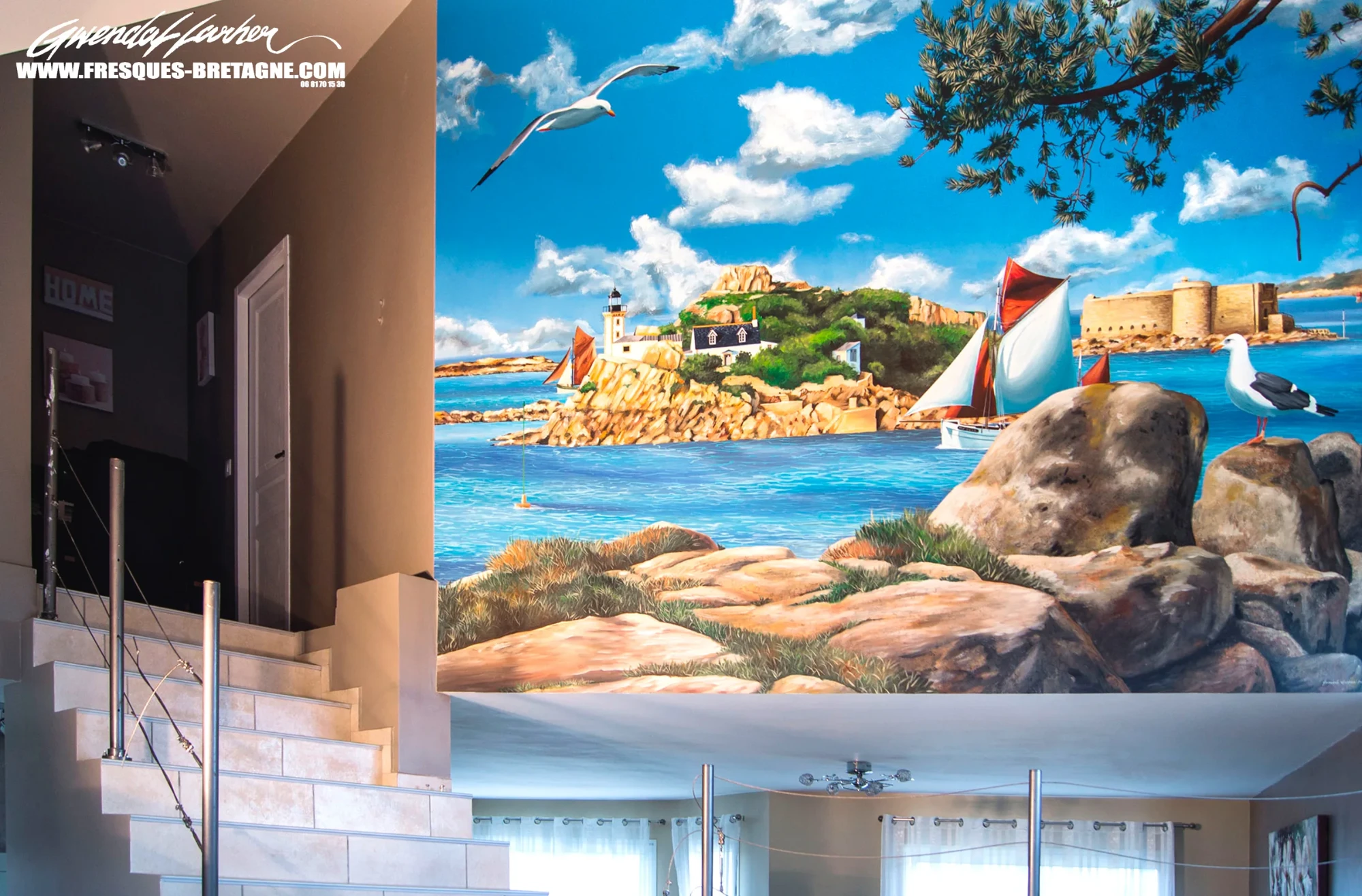 Fresque maritime sur le mur d'une mezzanine à Carantec: île Louët et château du taureau